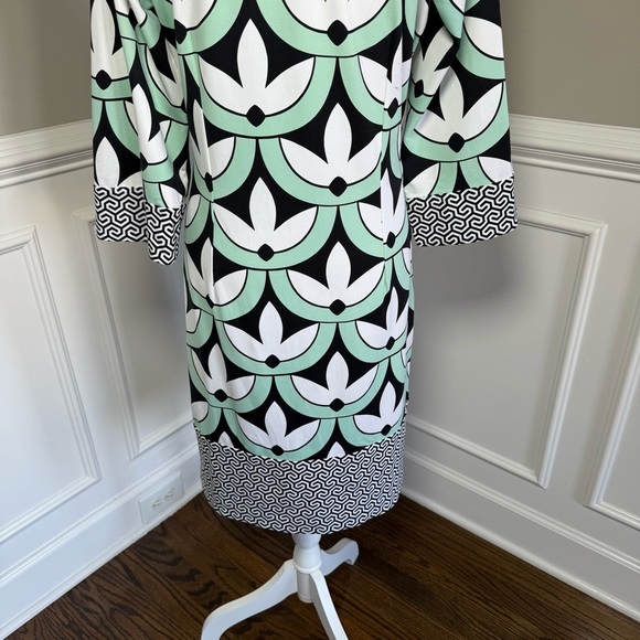 J. McLaughlin Geometric Floral Print MIDI Dress Size Medium - Picture 6 of 7